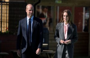 Ουίλιαμ και Κέιτ επισκέφθηκαν το Σάουθπορτ, όπου δολοφονήθηκαν τρία κορίτσια