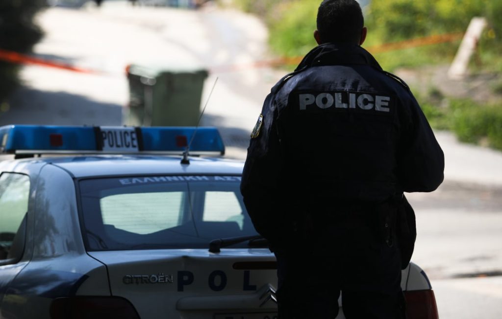 Απόλυτος εφιάλτης για γυναίκα οδηγό ταξί στα Χανιά: Ο «πελάτης» την απείλησε με μαχαίρι, τη φίμωσε και την παράτησε δεμένη στην ερημιά