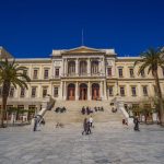 Η Σύρος στην κορυφή των προτεινόμενων νησιών για τις διακοπές των Ιταλών το φθινόπωρο