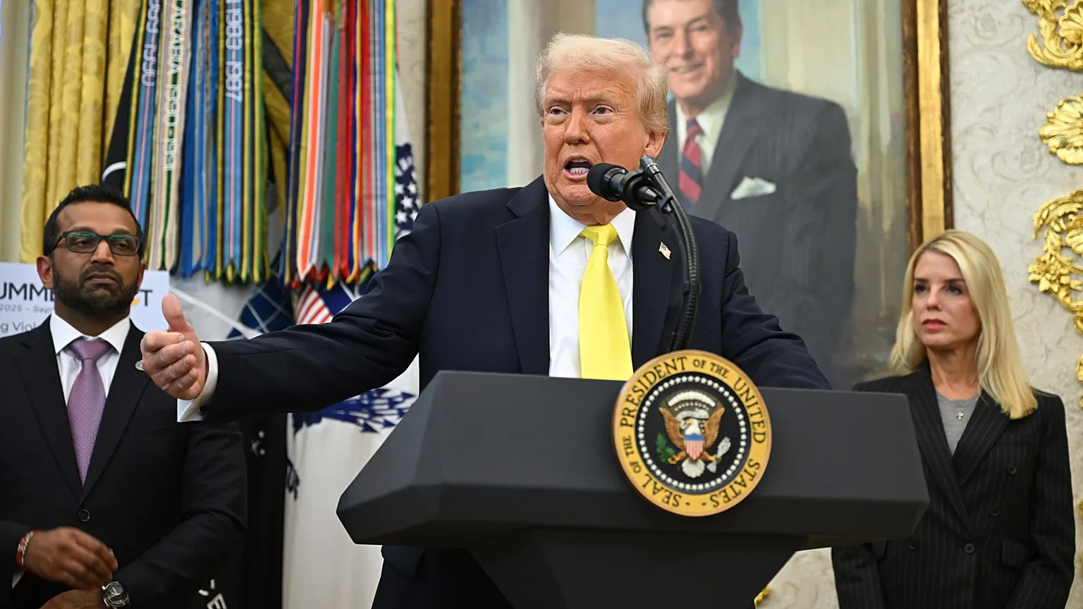 Χερσαίες επιχειρήσεις στη Βενεζουέλα εξετάζει ο Τραμπ