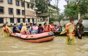 Πλημμύρες και κατολισθήσεις στο Νεπάλ και την Ινδία στοίχισαν τη ζωή σε τουλάχιστον 60 ανθρώπους