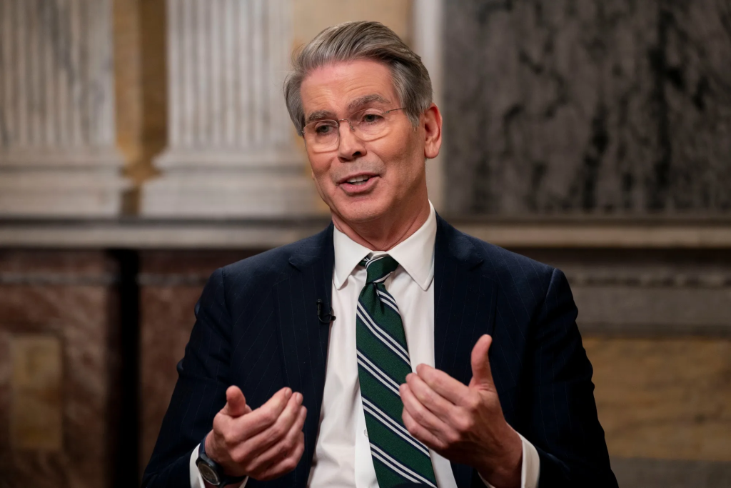 Η Κίνα προσπαθεί να βλάψει την παγκόσμια οικονομία λένε οι ΗΠΑ