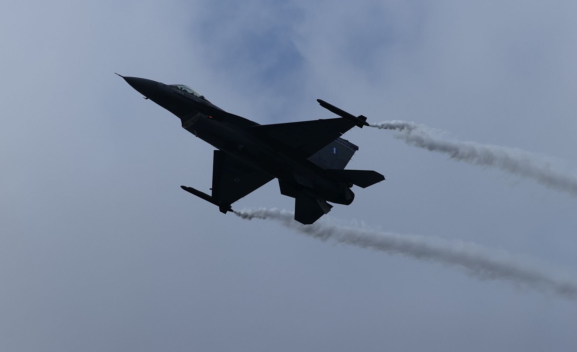 Τιτάνας πιλότος της ομάδας ΖΕΥΣ: Φτερά πίστης και τιμής για εκείνους που ύψωσαν το ΟΧΙ και πέταξαν πάνω από κάθε φόβο