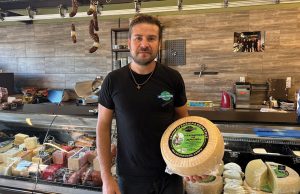 Aυθεντικά γαλακτοκομικά προϊόντα Κέρκυρας με σφραγίδα ποιότητας Οικογένειας Λιναρά - Τυροκόμος