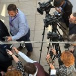 Έτοιμος να πατήσει το κουμπί της εκτόξευσης