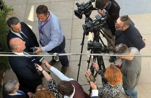 Έτοιμος να πατήσει το κουμπί της εκτόξευσης