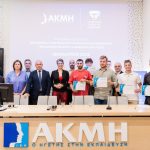 Υποδέχθηκαν τη 2η σειρά αποφοίτων του εκπαιδευτικού προγράμματος μηχανικών επαγγελματικών οχημάτων Σαρακάκης και Ακμή