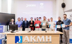 Υποδέχθηκαν τη 2η σειρά αποφοίτων του εκπαιδευτικού προγράμματος μηχανικών επαγγελματικών οχημάτων Σαρακάκης και Ακμή