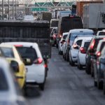 Τροχαίο στον Κηφισό: Νταλίκα «καρφώθηκε» στα προστατευτικά κιγκλιδώματα