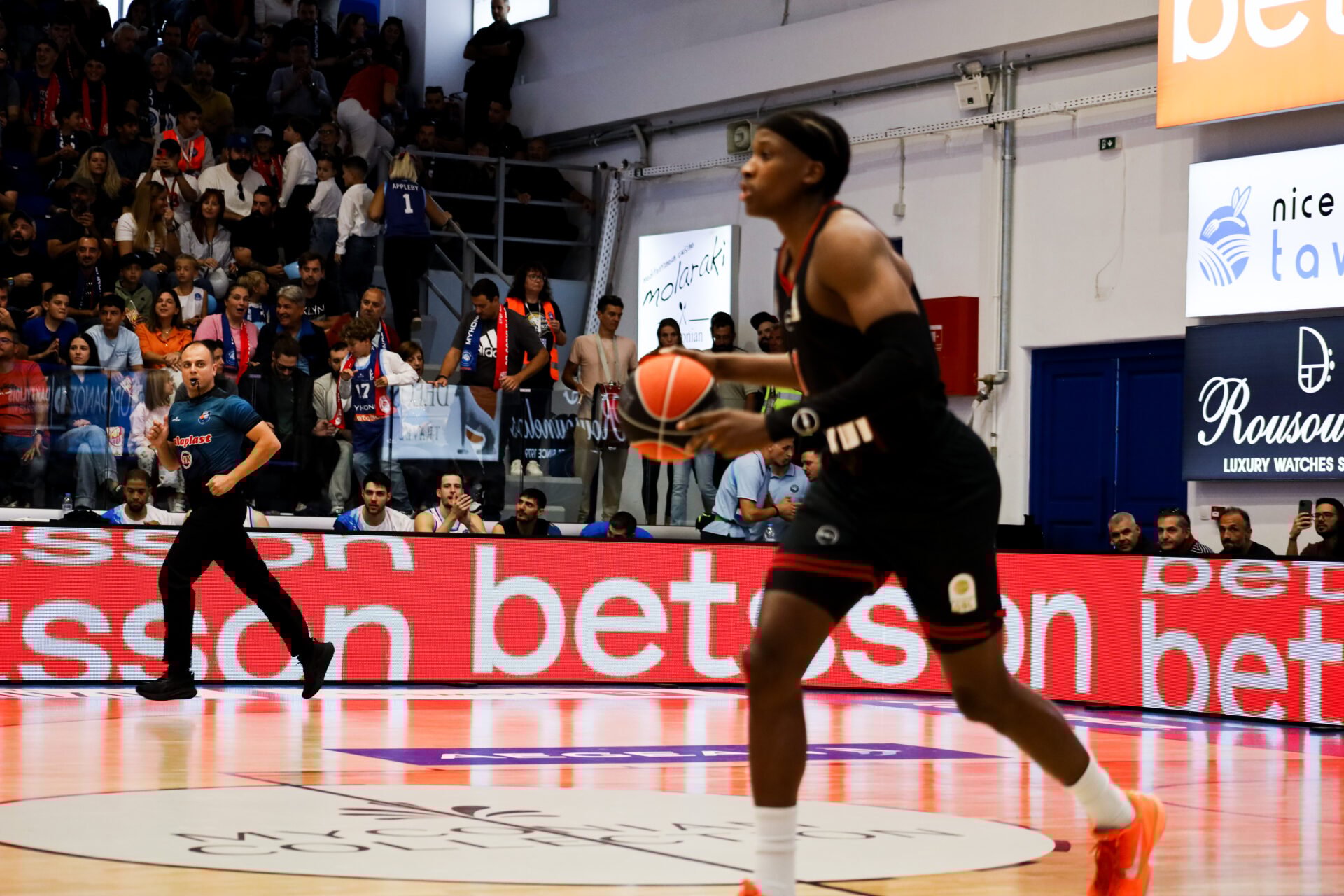 Εκδρομή στη Μύκονο ο Ολυμπιακός που άφησε και… πουρμπουάρ 91 πόντους