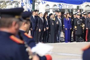 Κατάθεση στεφάνων από την πολιτική και πολιτειακή ηγεσία στον «Άγνωστο Στρατιώτη»