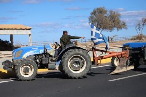 Συνεχίζονται οι κινητοποιήσεις κτηνοτρόφων στην Κρήτη