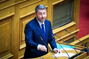 Ανδρουλάκης: Επίκαιρη ερώτηση στον Μητσοτάκη για το ιδιωτικό χρέος