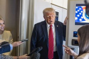 Ντόναλντ Τραμπ, ο «μέγας ειρηνοποιός» που απέσπασε τη συμφωνία ή τουλάχιστον το πρώτο μέρος της – Τα επόμενα βήματα στη Γάζα