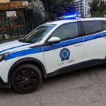 Απίστευτο βίντεο στο Παγκράτι – Γυναίκα σκάει λάστιχα και φεύγει