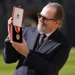 Ο Γκάρι Όλντμαν έγινε «Σερ» – Τον έχρισε ιππότη ο πρίγκιπας Ουίλιαμ