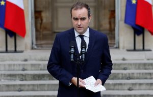 Ο Λεκορνί θα παραμείνει στη θέση του πρωθυπουργού ανακοίνωσε ο Μακρόν