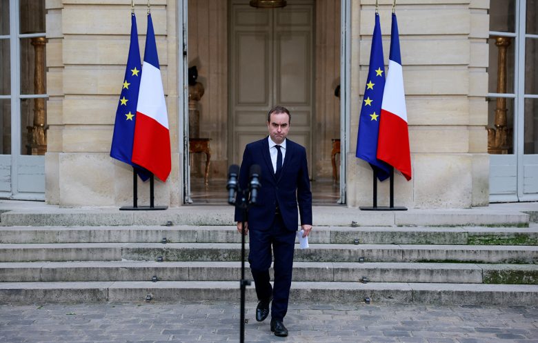 Ο Γάλλος πρωθυπουργός Λεκορνί άφησε ανοιχτό το ενδεχόμενο να υπάρξει πολιτική συμφωνία που θα μπορούσε να αποτρέψει νέες βουλευτικές εκλογές