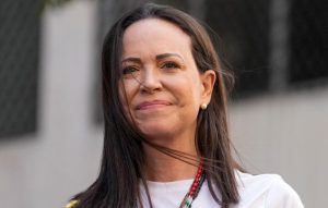 Στη Μαρία Κορίνα Ματσάδο το φετινό Νόμπελ Ειρήνης – «Κρατά αναμμένη τη φλόγα της δημοκρατίας μέσα στο σκοτάδι που γίνεται πιο πυκνό»