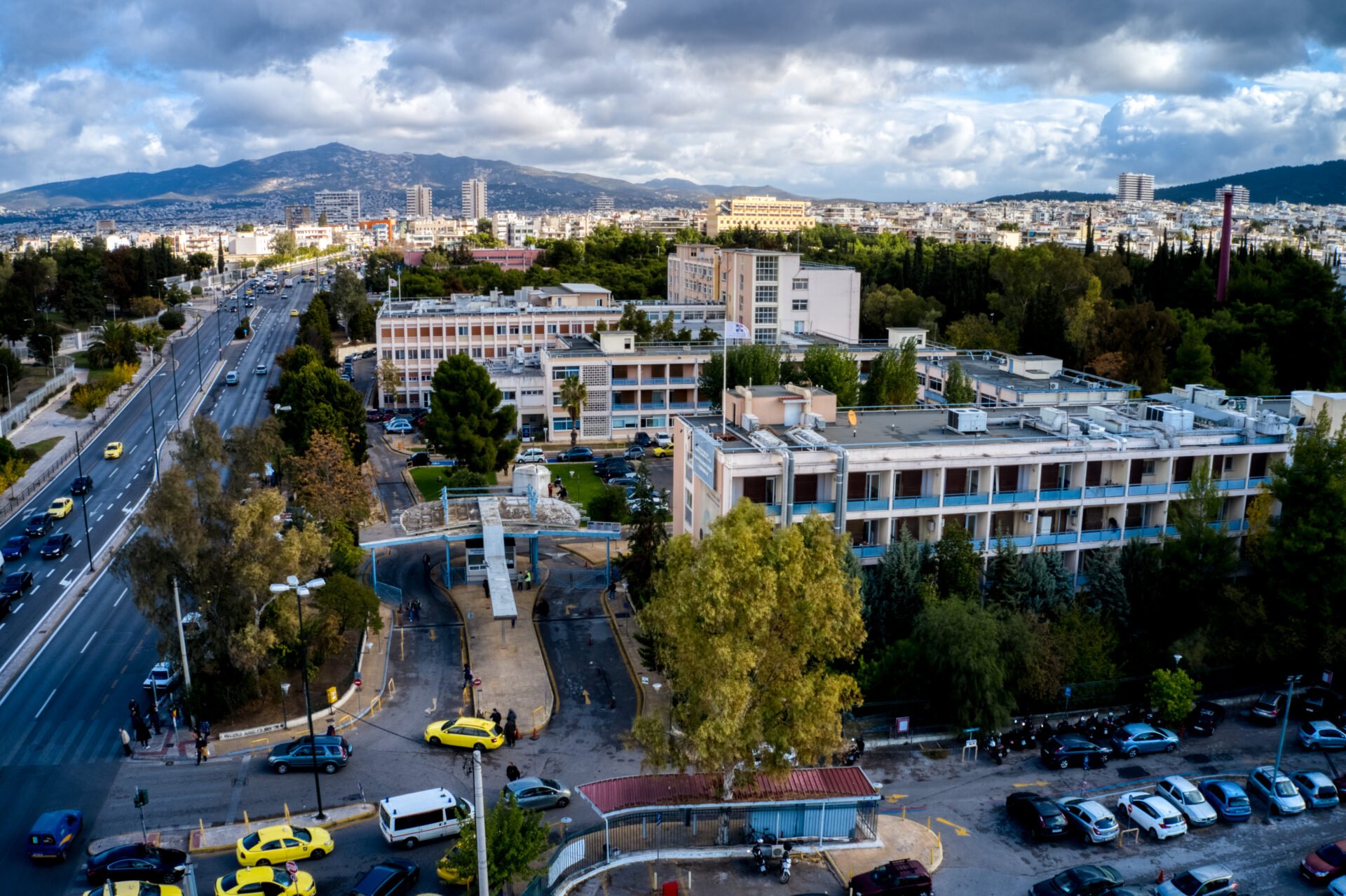 Καλλιθέα: Τροχαίο με δύο τραυματίες - Μεταφέρθηκαν στο «Γεώργιος Γεννηματάς»