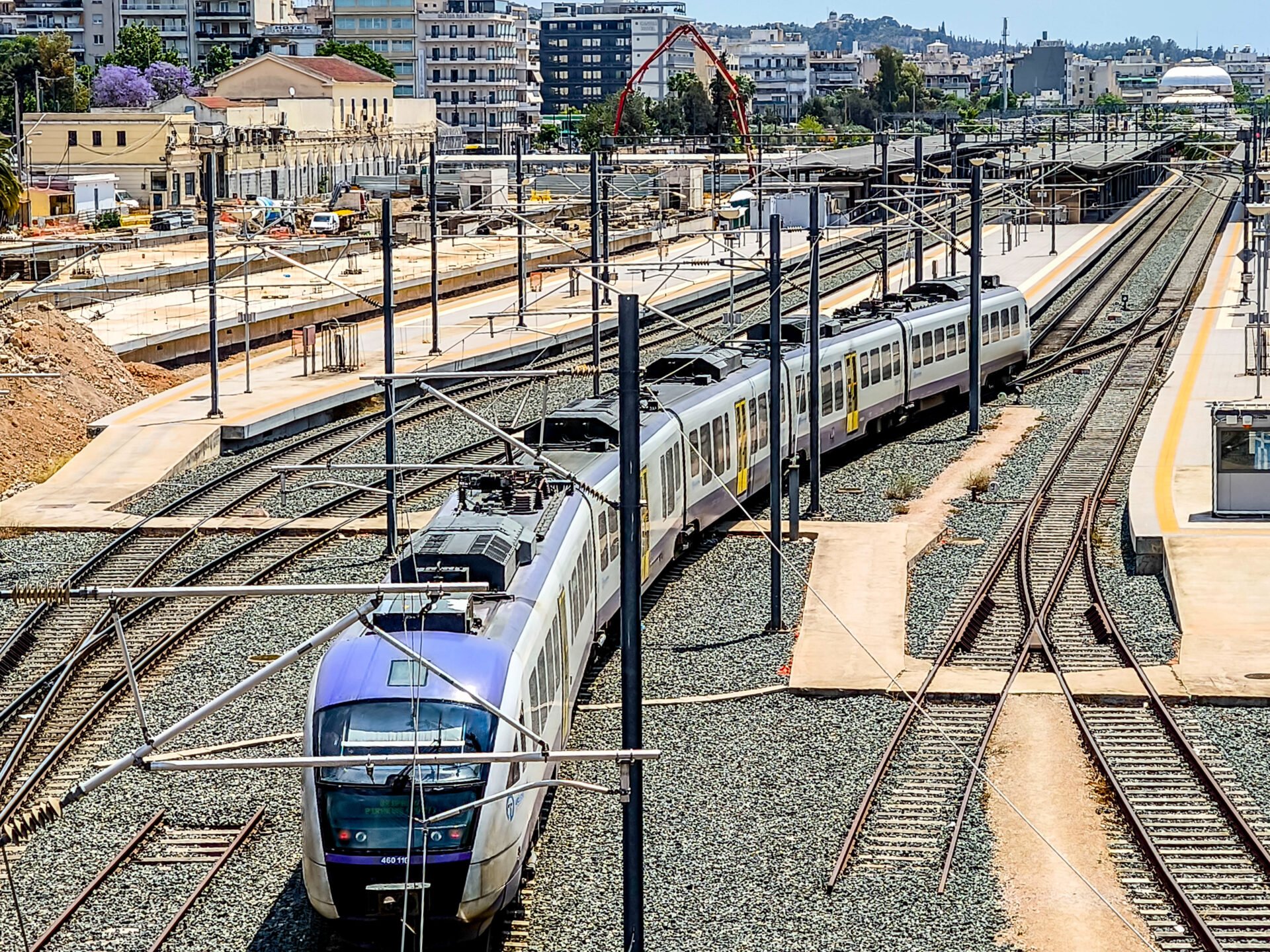 Σοκ στην Πάτρα: Κατέρρευσε 15χρονος στον προαστιακό