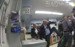 Ένοχος κρίθηκε σωφρονιστικός υπάλληλος για τον θάνατο Αφροαμερικανού κρατούμενου στις ΗΠΑ