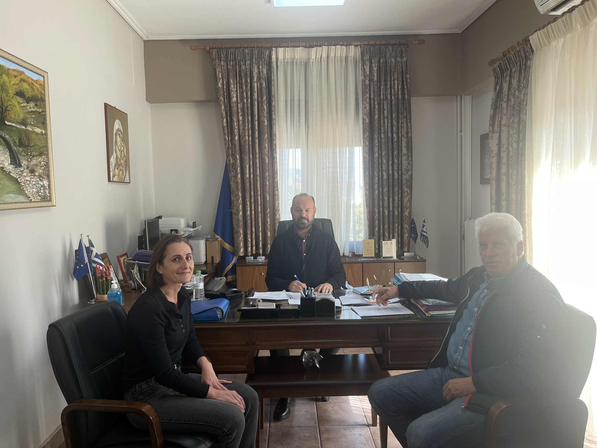 Υπογράφηκε η σύμβαση για αποκατάσταση της αγροτικής οδοποιίας Δήμου Μουζακίου από ζημιές Daniel