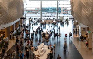 Μεγάλες καθυστερήσεις σε διεθνή αεροδρόμια των ΗΠΑ