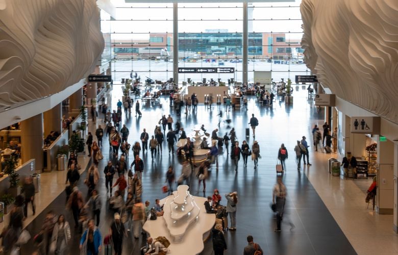 Μεγάλες καθυστερήσεις σε διεθνή αεροδρόμια των ΗΠΑ