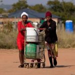 Φτωχοί κι εκτεθειμένοι στις κλιματικές απειλές: Διπλός κίνδυνος για σχεδόν 900 εκατ. ανθρώπους