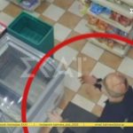 Έγκλημα στον Άγιο Παντελεήμονα: Βίντεο-ντοκουμέντο από τη στιγμή που ο 48χρονος γεμάτος αίματα ζητά βοήθεια σε σούπερ μάρκετ