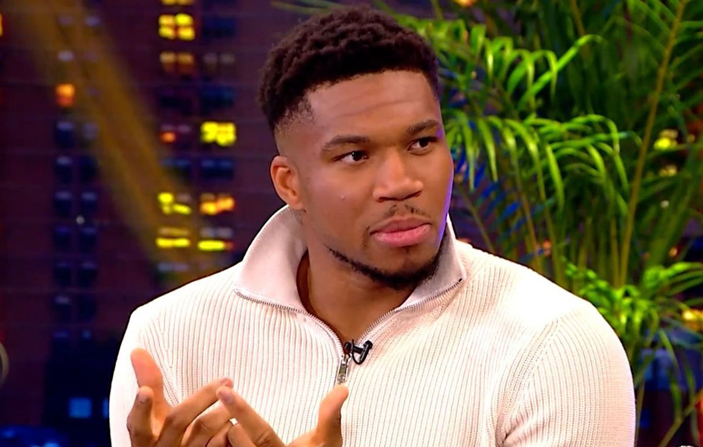 Γιάννης Αντετοκούνμπο: «Ήμουν λίγο εκνευρισμένος με τη συμπεριφορά κάποιων, δεν καταλάβαινα γιατί μου συμπεριφέρονταν έτσι»