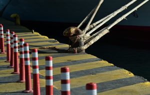 Δεμένα τα πλοία στα λιμάνια λόγω συμμετοχής της ΠΝΟ στην απεργία της ΓΣΕΕ