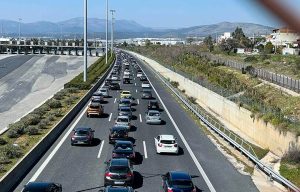 Συνελήφθη 40χρονη δυο φορές μέσα σε τέσσερις μέρες να οδηγεί στη ΛΕΑ της Αττικής οδού