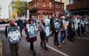 Αθώος ο μοναδικός Βρετανός στρατιώτης που προσήχθη σε δίκη για τη «Ματωμένη Κυριακή» στη Βόρεια Ιρλανδία το 1972