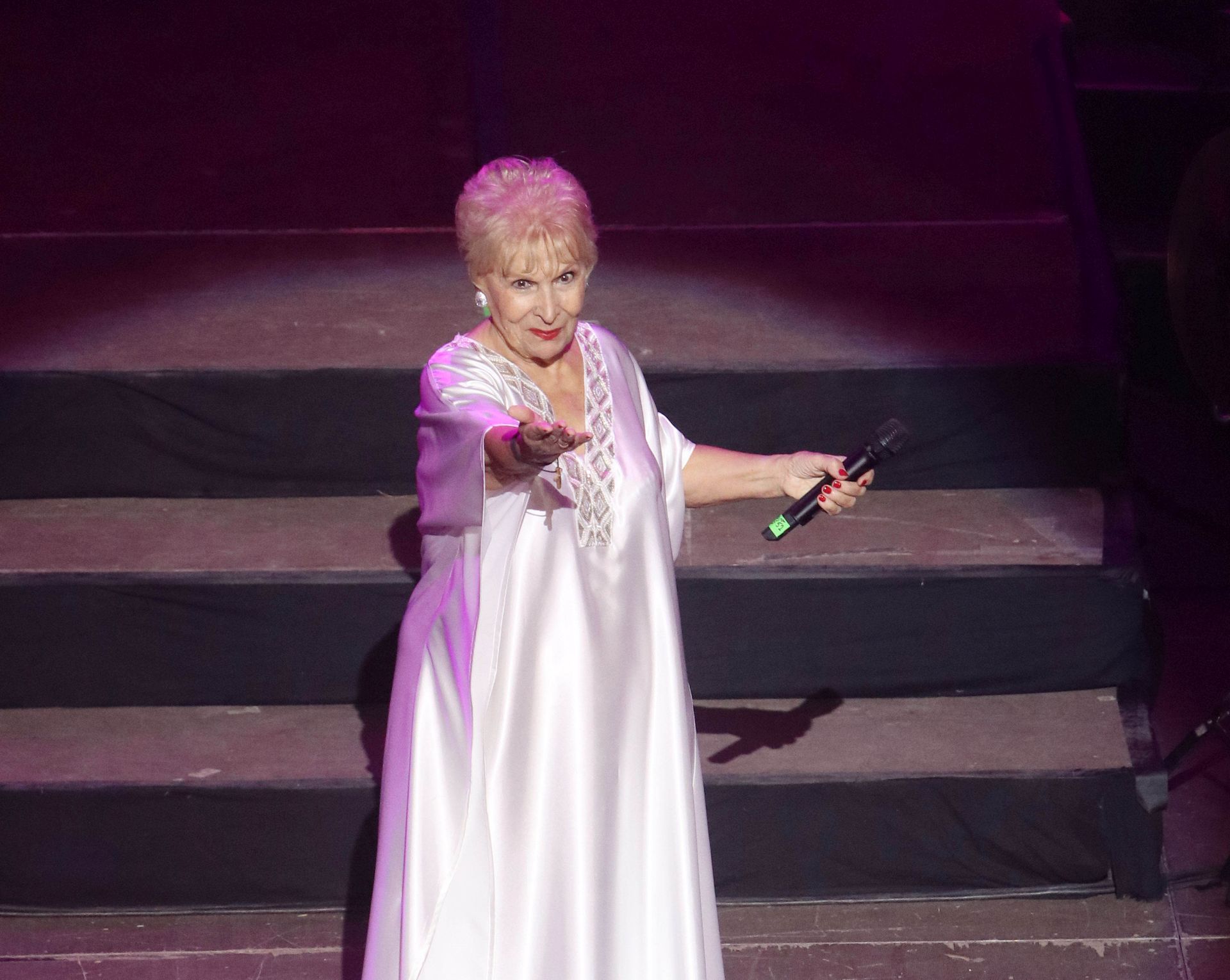 Κλειώ Δενάρδου: Η μαγευτική Αλίκη, η καριέρα και ο γιος της