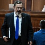 Δίκη Χρυσής Αυγής: «Αδυνατώ να καταλάβω γιατί είμαι κατηγορούμενος» είπε ο Χρήστος Παππάς – «Έμεινα φυλακή γιατί “έκοβα” ψήφους στον Σαμαρά»