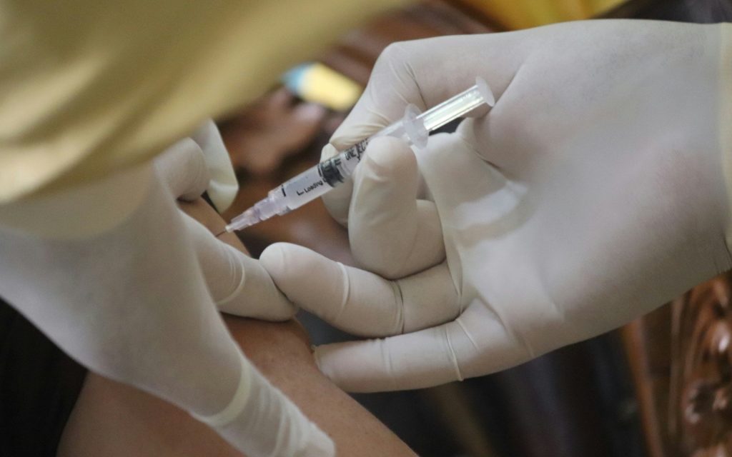 Σοκ σε νοσοκομείο: Aναίσθητη γιατρός – Δίπλα της σύριγγα με άγνωστο υγρό