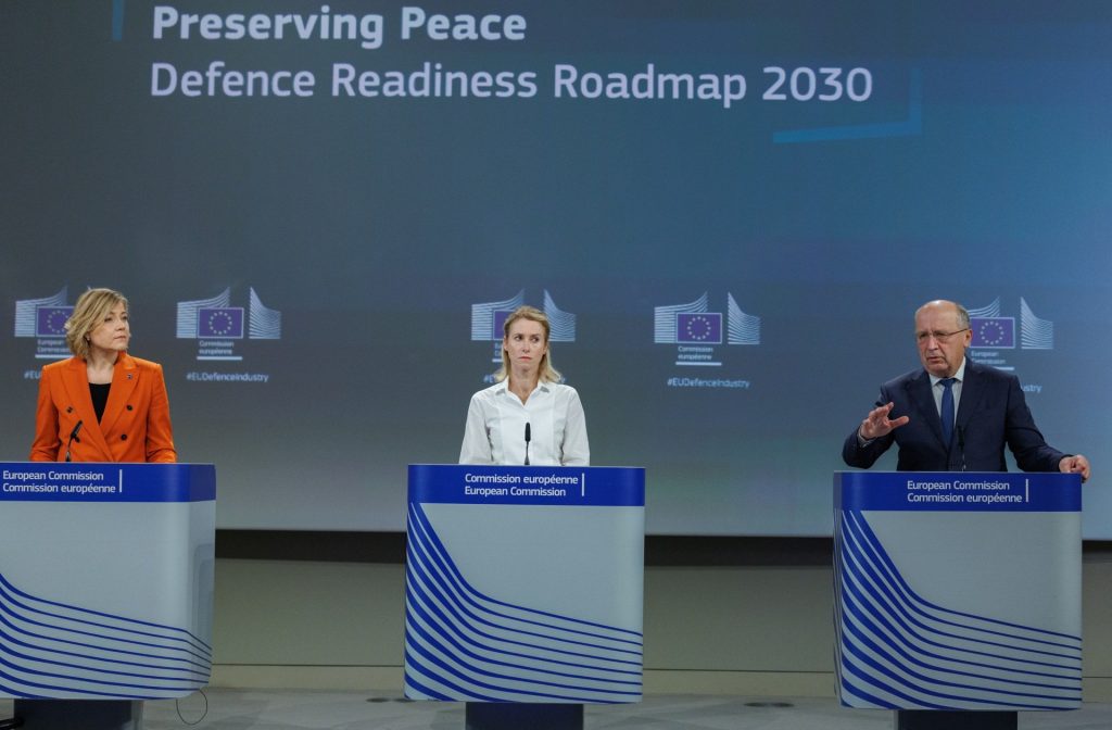 Κομισιόν: «Τείχος» drones, ανατολική πτέρυγα και διαστημικά συστήματα - Ο οδικός χάρτης της ευρωπαϊκής άμυνας
