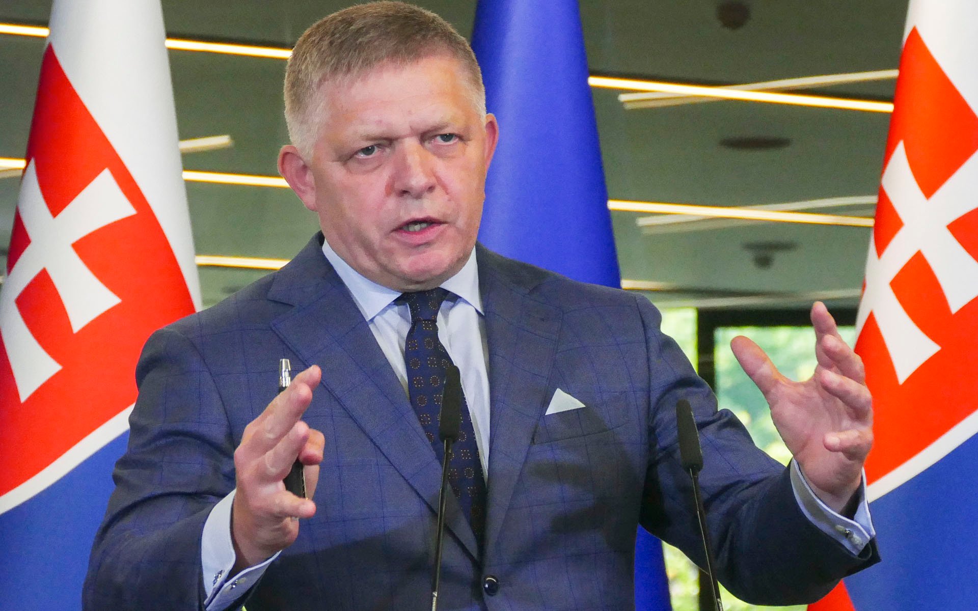 Ο πρωθυπουργός της Σλοβακίας υπόσχεται να ματαιώσει τη Σύνοδο Κορυφής της ΕΕ για την Ουκρανία