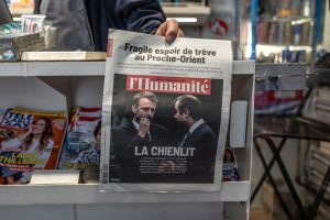 Παραιτείται ο 5ος Γάλλος πρωθυπουργός μέσα σε τρία χρόνια: Μπορεί ο Μακρόν να επιβιώσει;