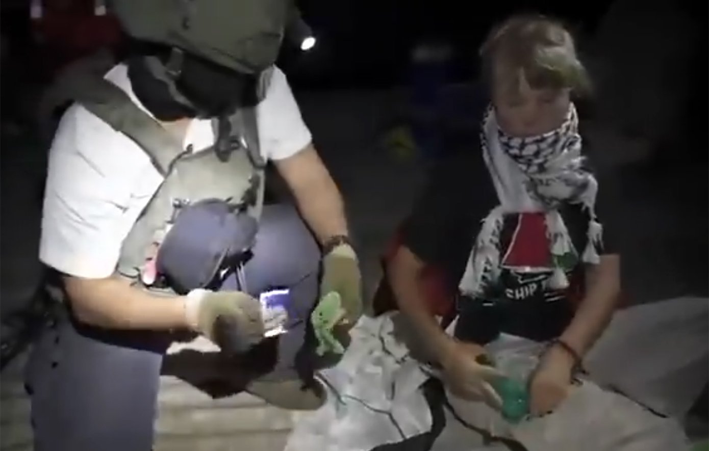 Βίντεο από το ρεσάλτο των Ισραηλινών στον στολίσκο «Global Sumud Flotilla» – Το ελληνικό «Οξυγόνο» μεταξύ των πλοίων που έπλεαν προς τη Γάζα