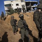 Αυξάνει η ένταση στην Γάζα: Ο στρατός του Ισραήλ επιβεβαίωσε ότι εξαπέλυσε πλήγματα στη Ράφα