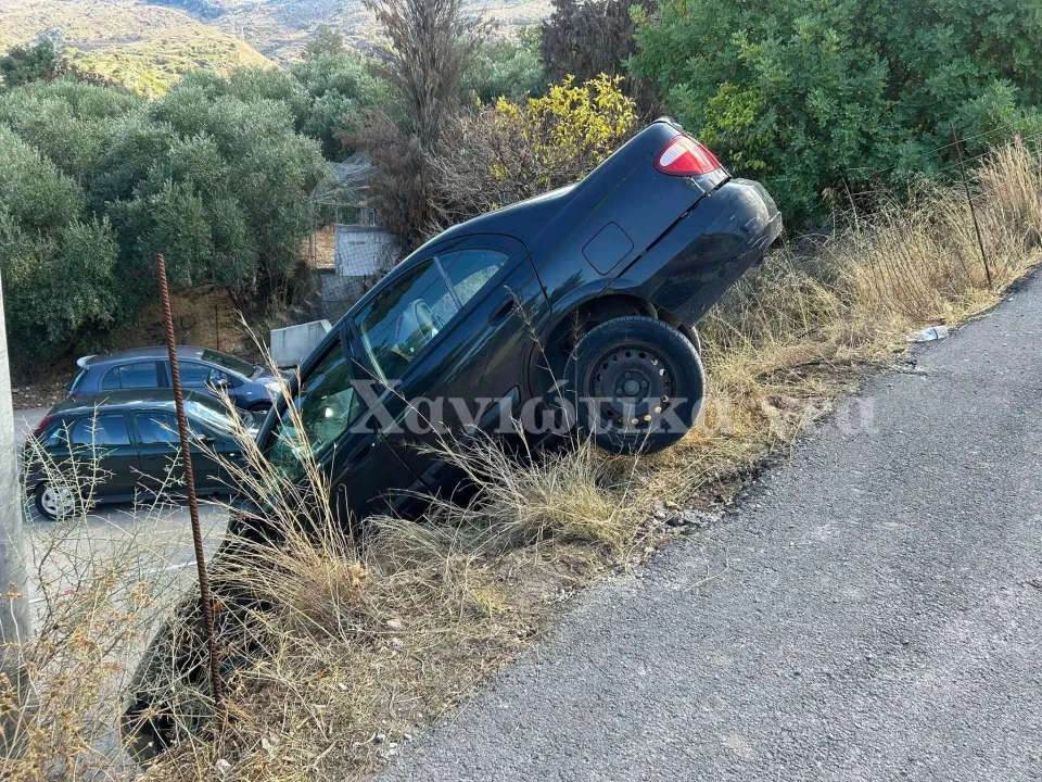 Αυτοκίνητο στα Χανιά με επιβάτες γιαγιά και εγγονάκι έπεσε σε γκρεμό