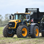 Ανεβάζουν τον πήχη ισχύος και ταχύτητας τα νέα JCB Fastrac 6000 - Profi