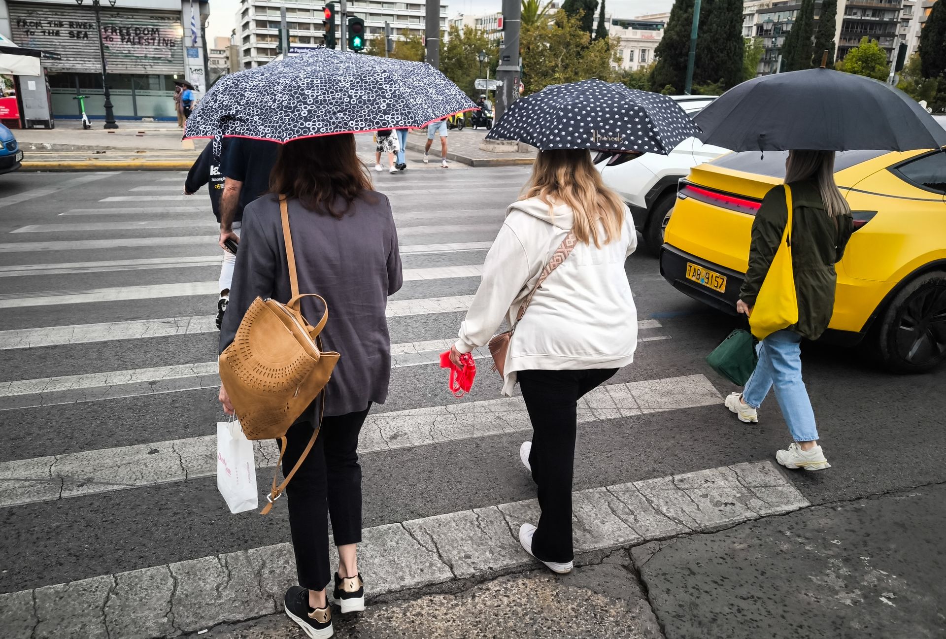 Βροχές σε Ιόνιο, ηπειρωτικά, Κρήτη - Θερμοκρασία έως 24 βαθμούς