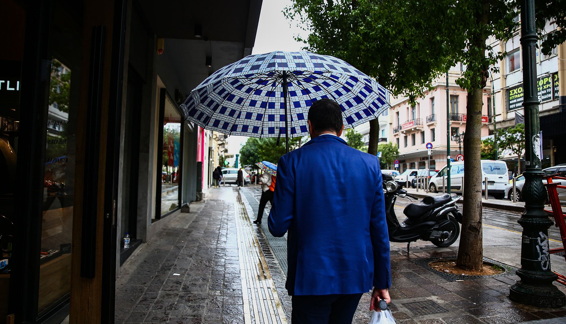 Κακοκαιρία σε εξέλιξη: Που θα χτυπήσουν ισχυρές βροχές και καταιγίδες - Ποιες περιοχές «γλιτώνουν»