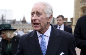 Βρετανία: Ο βασιλιάς Κάρολος θα κάνει τα αποκαλυπτήρια του πρώτου μνημείου για το ΛΟΑΤΚΙ+ στρατιωτικό προσωπικό