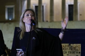 Δηλώσεις-φωτιά από Καρυστιανού για χημικά, δίκη-παρωδία, μπάζωμα