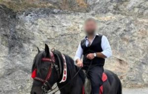 Το πανηγύρι βάφτηκε στο αίμα στην Κίσσαμο Χανίων: Παραδόθηκε ο 23χρονος που εκτέλεσε εν ψυχρώ τον 52χρονο θείο του